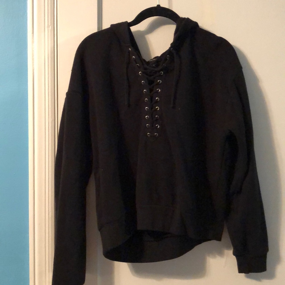 cropped sweatshirt